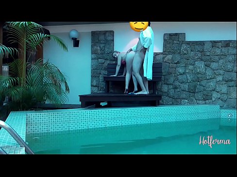 ❤️ Estro invitas servistinon al la naĝejo, sed ne povis rezisti varmegon ️ Faka video  ĉe ni ﹏